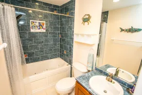 SEA -222 3BR Ocean View Pool Free Tix - Salle de bain