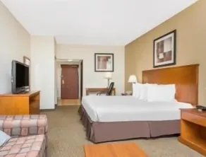 Days Inn by Wyndham Phenix City Near Fort Benning - Zimmer