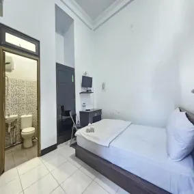 Ijen Homestay Mojokerto RedPartner - Chambre