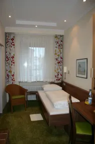 Hotel Hauser an der Universität - Room