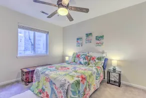 Community Pool & Dock: Lake of the Ozarks Condo! - Interiör