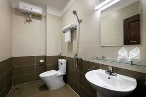 Patel Hotel Hanoi - Bathroom