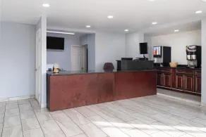 Super 8 by Wyndham Portsmouth - Norfolk - Hall