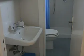 Urban Oasis Hostel - Bathroom