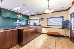 HomeTowne Studios by Red Roof Gainesville, GA - Lobby lounge