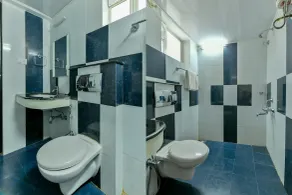 Hotel O Tyche Stays - Badezimmer