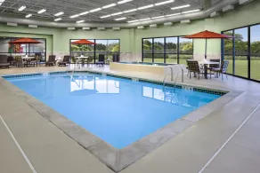 Holiday Inn Wichita East I-35 by IHG - Piscine