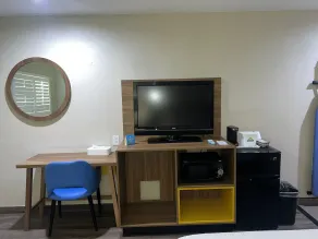 Days Inn by Wyndham El Centro - Room