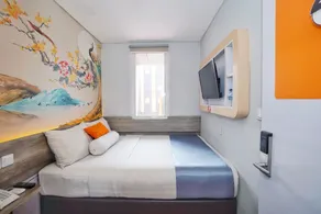 Front One Budget Hotel Slamet Riyadi Solo - Værelse