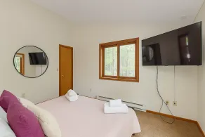 Poconos Hideaway - Woods & Wildlife - Room