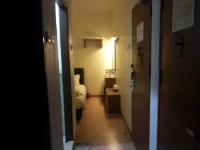 GOLDEN GATE HOTEL - Zimmer