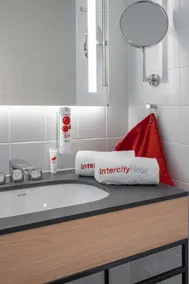 IntercityHotel Zürich Airport - Bathroom