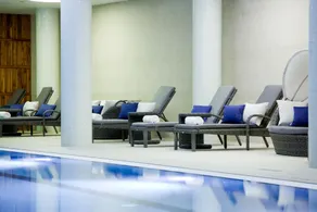 DoubleTree by Hilton Krakow Hotel & Convention Center - Piscina
