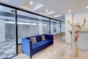 Super Townhouse Oak FRI Dehradun Formerly Hotel EL Portrait - Lobby