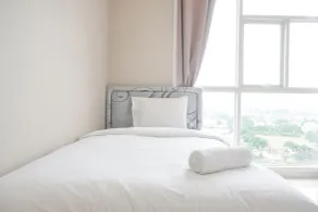 Modern and Comfort Stay 2BR at Ciputra International Apartment By Travelio - Rum