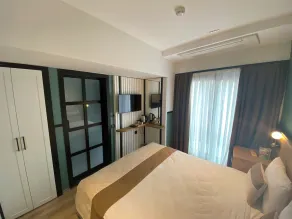 Fragments Hotel - Room