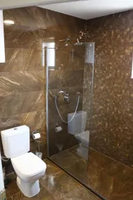 Hotel Begolli - Bathroom