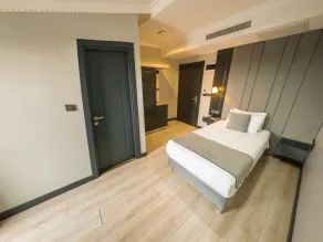 Express Plus Hotel - Chambre