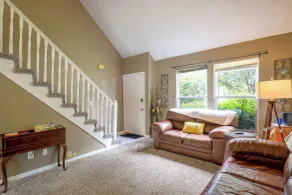 Walkable Overland Park Townhome w/ Patio - Interiör