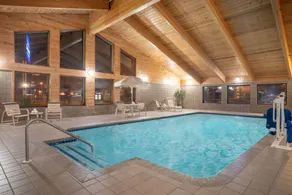 Baymont by Wyndham Lakeville - Piscine