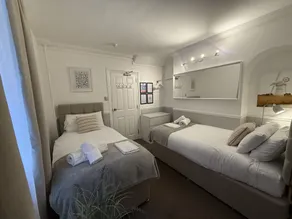Central Hotel - Room