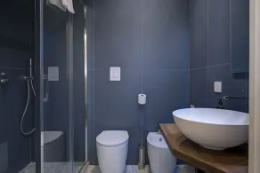 Well Suites - Piazza dei Martiri - Bathroom