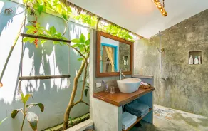 Ocean House An Bang - Bathroom