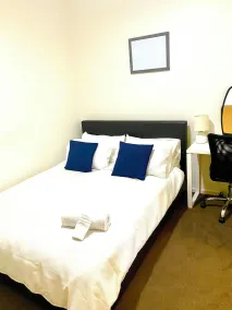 Premium 2-Bedroom Oasis near Yarra River MCEC South Wharf DFO - Room