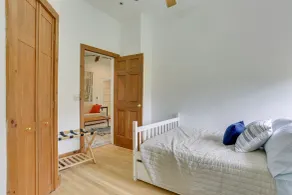 Quaint Goshen Apartment w/ Patio! - Rom