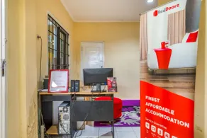 RedDoorz Syariah near Kebon Rojo Park Blitar - Réception