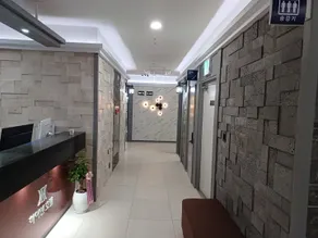 Hi& Hotel - Réception
