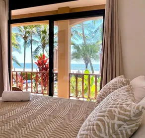 The Backyard Beachfront Hotel - Room