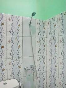 RedDoorz at Orien Guesthouse Pematang Siantar - Salle de bain