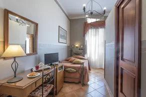 Pinto-Storey Hotel - Room