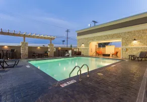 Holiday Inn San Marcos Convention Center by IHG - Piscina