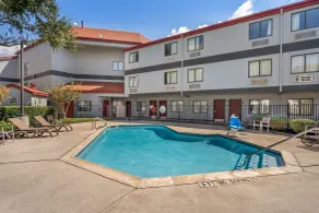 Red Roof Inn Houston Brookhollow - Piscina