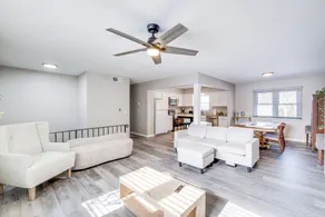 3 Mi to Cuyahoga Valley NP: Fairlawn Family Home! - Interior