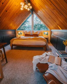 The Lightfoot Cabin Mid-Century Perfect Romantic Getaway Hot Tub|Sauna - Værelse