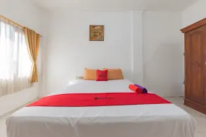 RedDoorz near Samarinda Square - Chambre