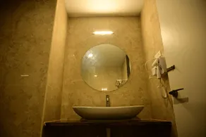 Hotel Dwaraka - Bathroom