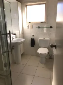 Pacific Harbour Motor Inn - Baño