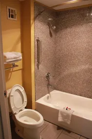 Super 8 by Wyndham Madison/Ridgeland Area - Salle de bain