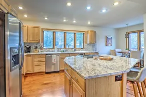 Bright Eagle-Vail Escape w/ Deck + Mtn Views! - Interiør