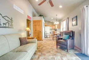 Pet-Friendly Wisconsin Cabin on Lake w/ Fire Pit! - Interiør