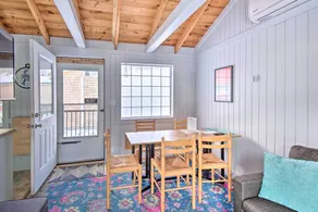 Charming Jacuzzi-suite - Walk to Parson's Beach! - Interiör