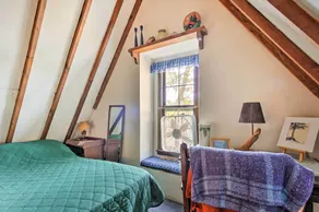 Boat Dock & Beach: Charming Stop Island Cabin - Innvendig