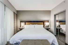 Hampton Inn & Suites Mobile- Downtown Historic District - Chambre
