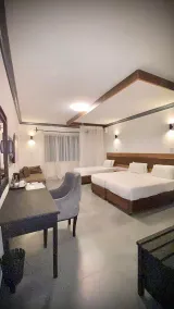 Armaan Suites and Restaurant - Zimmer