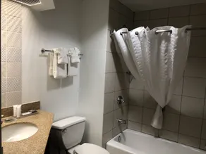 Country Inn & Suites by Radisson, Flagstaff, AZ - Salle de bain