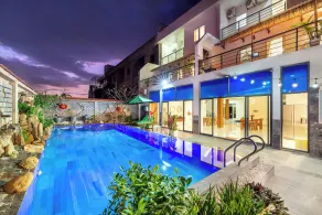 Yellow Daisy Villa - Pool